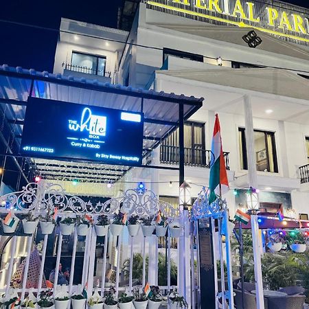 Hotel Imperial Park Sector 45 구르가온 외부 사진
