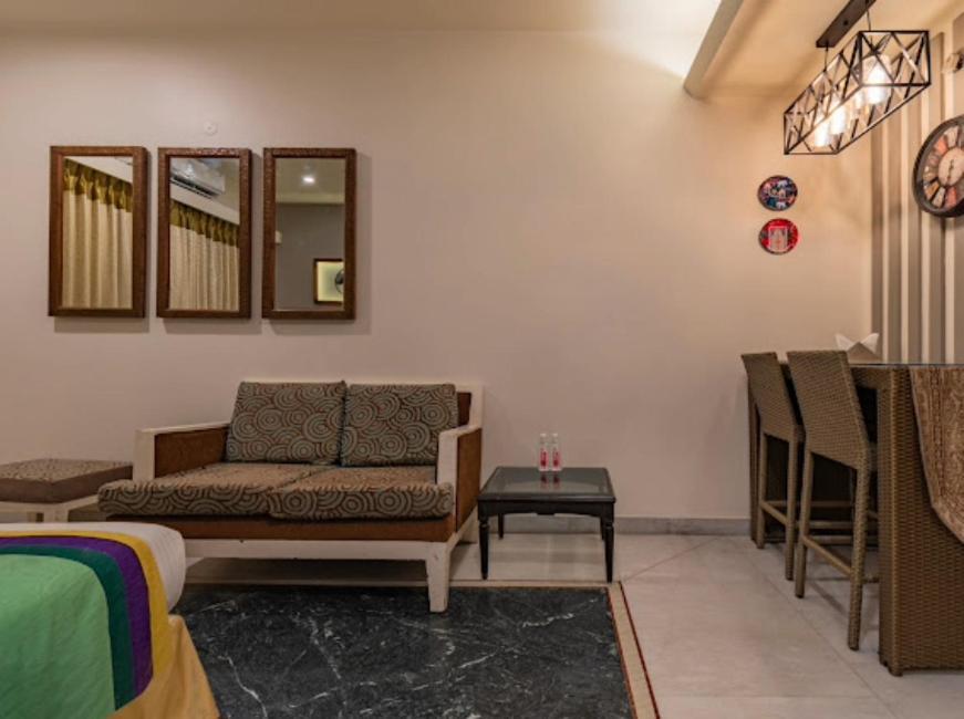 Hotel Imperial Park Sector 45 구르가온 외부 사진