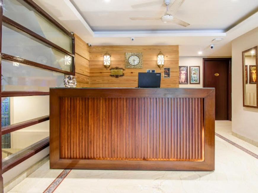 Hotel Imperial Park Sector 45 구르가온 외부 사진
